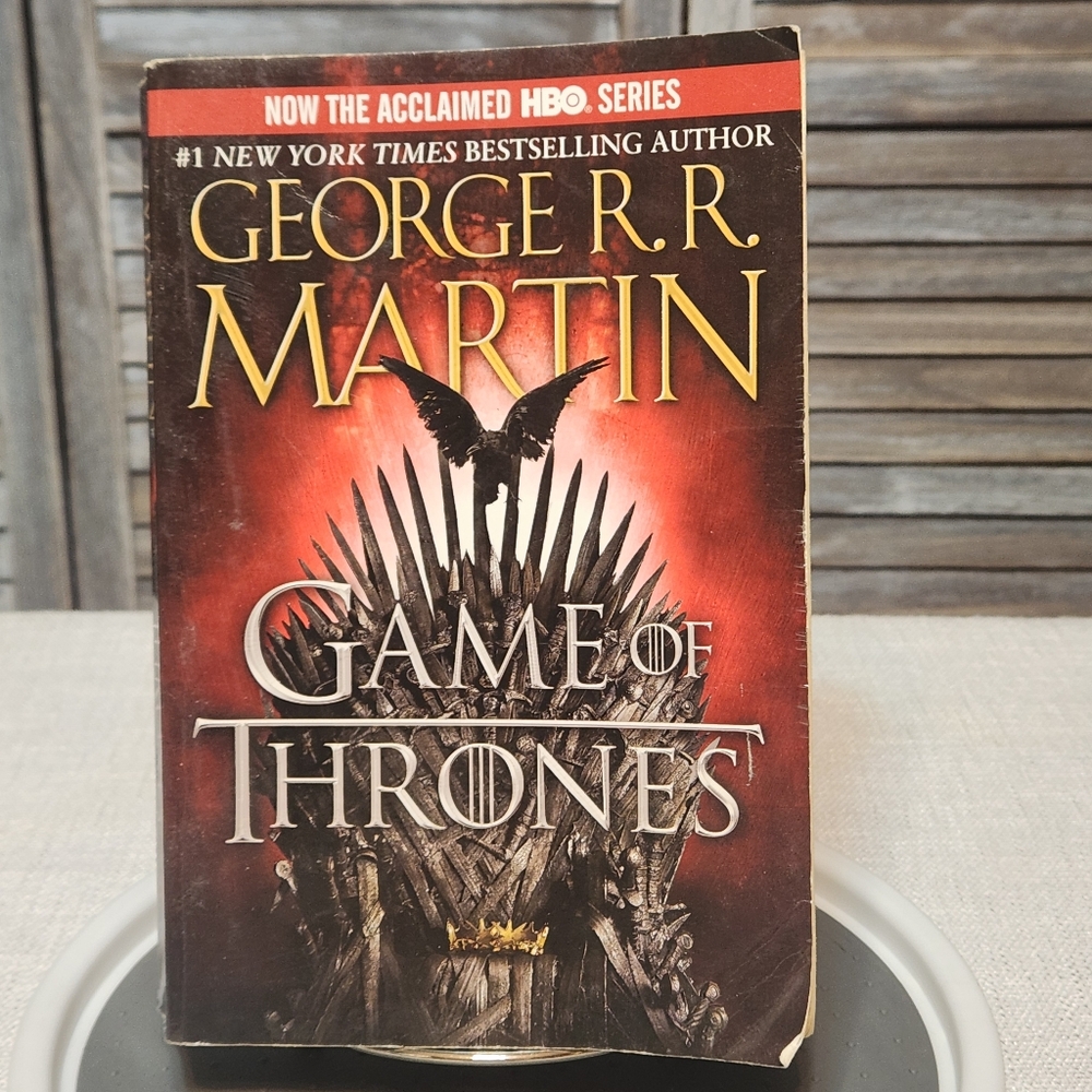 🔥 Game of Thrones Paperback Book George R.R. Martin Shows Wear